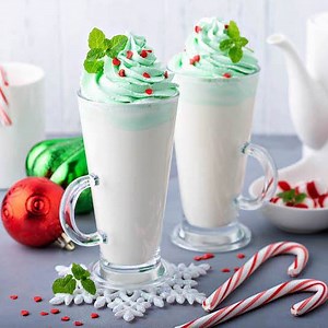 435K views · 397 reactions | Grinch Hot Chocolate: this Peppermint White Hot Chocolate is extra creamy and the kids will love the Grinch theme! Add some peppermint schnapps for a fun adult twist! RECIPE: https://thenovicechefblog.com/grinch-hot-chocolate-peppermint-white-hot-chocolate/ | The Novice Chef | Facebook