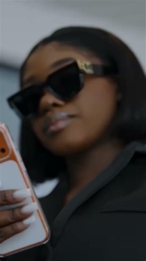 Wawww you look amazing happy new year 🎆🎊🎈 ceo 👩‍💼