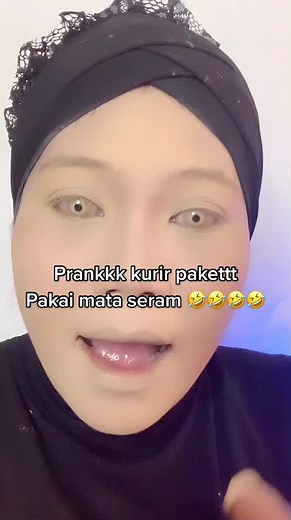 Prank Kurir Paket dengan Mata Seram 😂🤣😭