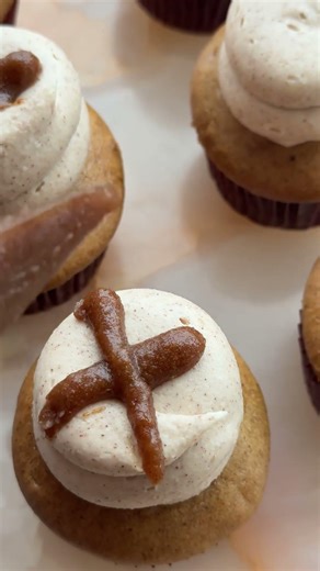 The Only Cinnamon Bun Cupcake You Need to Try | Kelly's Bake Shoppe
