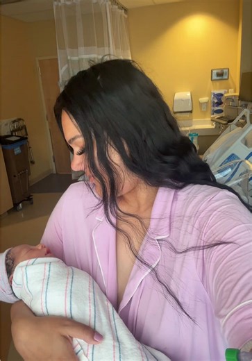 another draft 🥹 my whole birth experience was 10/10 pushed for not even 15 minutes went from 5cm-10 cm in an hour , didn’t tear, baby lached on right away and he is healthy 🩵 what more could i ask for 🫶🏻🥰🥹 #boymom #secondchild #girlmom #laboranddelivery