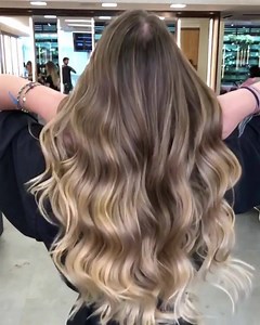 As nuances de Color Touch e Color Perfect da coleção Le Beige são perfeitas para todos os tipos de cabelos. Invista em uma coloração que garantirá brilho e cor natural sem causar danos nos fios de suas clientes. | Wella Professionals | Facebook