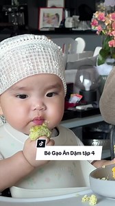 Lại là ông bố bỉm sữa và bé Gạo đây 🤭 Tuần này cùng Huy nấu món Đậu Hủ Viên nha. Mà có điều đặc biệt Huy muốn dành cho mọi người trong clip lần này kkkk . Mọi người cùng xem thử là điều gì nha 😎😎
