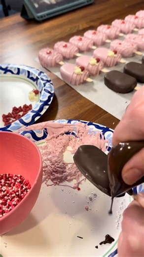 This lady runs a cake pop business and gets both online and in-person orders. Not long ago someone claiming to represent a nonprofit asked her to donate 200 cake pops for an event 60 days away. She asked for proof to verify that it was legit - a flyer, tax info, anything. She followed up 30 days out, then again right before the event. No response, even though her messages were read. She had a paying order for the same day, so she told them one last time: no proof means she’s taking the paid gig.