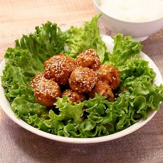 ごはんにぴったり！ 鶏団子の甘酢ダレがけのレシピ動画・作り方 | デリッシュキッチン