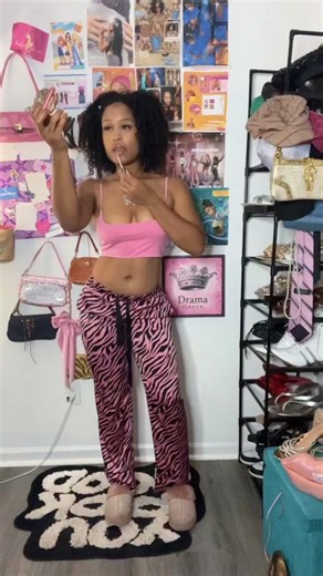 This is the blueprint with 2000s girl essentials so if you want to get started on your y2k journey, get these staple items!! The early 2000s had the hottest fashions obviii💅🏽✨ Follow me for more 2000s fashion! 💋 #parishilton #thatshot #early2000s #00s #00sfashion #00saesthetic #mcbling #mcblingaesthetic #y2k #y2kfashion #blackgirly2k #fyp #trendingreel #trendingreels #nihaokailanxo #contentcreator #explore #explorepage #algorithms #tracksuits #fally2k #2000s #fashioncontent #fallfashiontrends