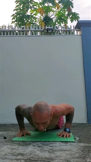 Functional pace non-stop 100x Strict 6 Count Burpee 5x full throttle to finish strong 💪 #fitness #exercise #workout #burpees #stayfit #StayActive #homeworkout #homeexercises #bodyweightworkout #nogymnoproblem | Darius Sevilles