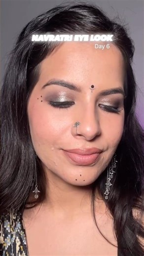 Navratri Day 6 - Grey Eye Tutorial | Garba Look