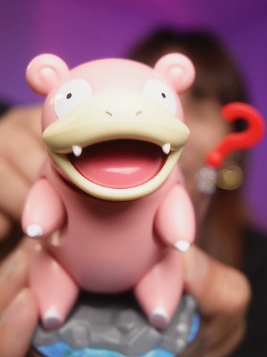 Unboxing the Adorable Slowpoke Figure!