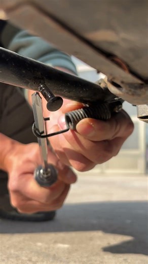 Easy Hack! Install a Motorcycle Spring Easily