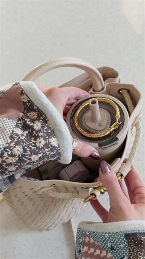 Sha Rizael on Instagram: "Fast and Smart Amazon Shopping Tips for Busy People If you want to shop on Amazon without wasting time, start by creating a shopping list of the products you need. With a clear goal, you search faster and avoid getting lost among millions of items. Use advanced filters and precise keywords to find the best products. Don’t forget to check reviews and ratings, the quickest way to assess product quality. Additionally, keep an eye on Deal of the Day or Flash Sale events to