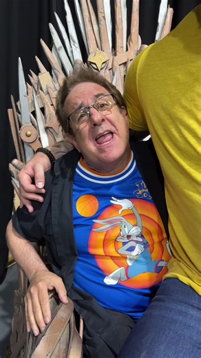 Had a blast filming a fun TikTok and outtakes with the incredible Hafþór Júlíus Björnsson, aka Thor from Game of Thrones! 📸✨ We were in Telford, England for The Midlands Comic-Con and it was epic! Big thanks to Monopoly Events for an amazing time! @Monopoly Events @Hafþór Júlíus #thorbjornsson #comicconmidlands #Telford #comicconengland #comicconuk #jeffbergman #gameofthrones #houseofthedragon #looneytunes #flintstones #BugsBunny #taylorswift #swiftie #taylornation