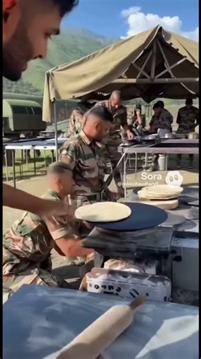 Indian army soldiers🇮🇳 cook chapatis 🔥😍#shorts #army #sora2 #ai