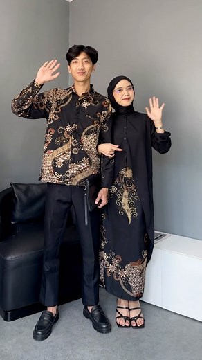 Kartini L on Instagram: "[spill di caption] nemu batik couple cakep gini cuma 100rb!🥺👇 LINK PRODUK • batik couple (SN teracota): link bio no 318a • tunik: link no 965 • celana cowo (40rb): link no 146a • sepatu cowo: link no 159a • heels: link no 229a • tas: link no 132a CARA BELINYA 1. klik link di bio aku 2. lalu cari sesuai nomor yang aku spill di atas 3. lalu klik & tinggal checkout ya ATAU tutorialnya bisa cek sorotan berjudul “cari link” DILARANG NYURI VIDEO DENGAN ALASAN APAPUN! KALO TE
