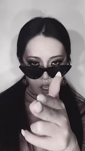 Let me show you how to be the queen 👑 @chaelincl #CL #TieACherry #kpop #makeup #mua