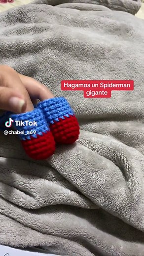 Cómo hacer muñecos de Spiderman en crochet paso a paso