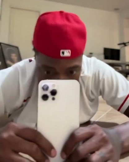 Recording my cousin TikTok video 😂😂