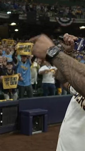 Eric Thames had Brewers fans HYPED before #NLCS Game 2 😳 | MLB