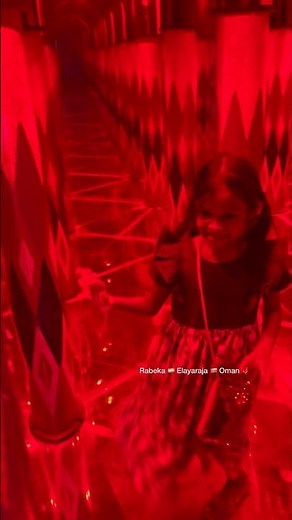 Mirror maze game #oman #muscat #tamil #minivlog #nizwa #sur #chennai #waterparkshorts #mirrormystery