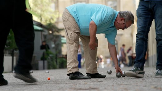 Abendschau - Der Süden: München: Die Boule-Spieler im Hofgarten