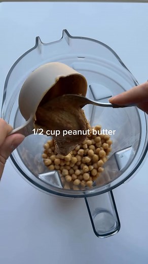 PROTEIN COOKIES with 8gm protein and 4gm fiber per serving! And comment #DESSERT and I’ll send you my free healthy dessert recipe book 🍦🍪😋 Recipe inspo: 💛 | Rachel Paul, PhD, RD