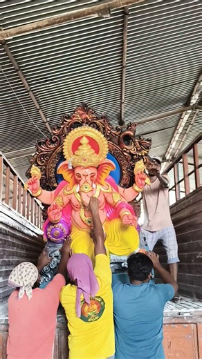Watch how they load Lord Ganesha into the DCM van by hand, friends! Shilpakala Arts Korutla..!#Ga...
