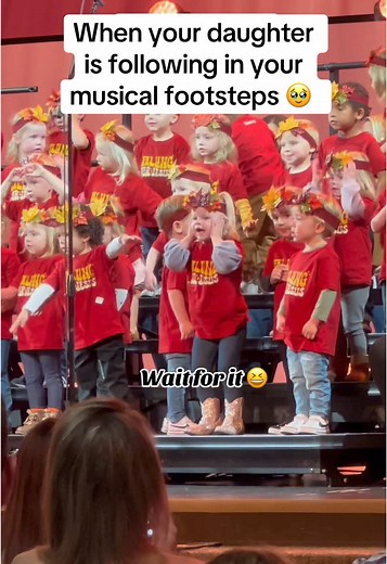 3-Year-Old's Heartwarming Singing Performance