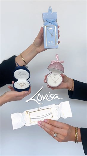 Gifting season? A breeze! 🤭💫 XOXO, Lovisa.