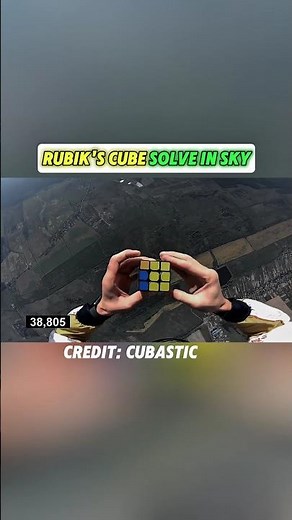 Rubik's cube solve in sky ( credit @CUBASTIC)