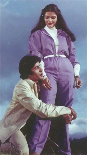 🌟 De De Pyar De | Kishore Kumar’s Classic Charm With Amitabh Bachchan & Jaya Prada’s Timeless Magic🎵