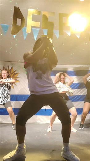 Cocó 💃🇺🇾 | La Despedída 2025🔥😍 Cerramos el año con esta explosiva clase!! 🔥 en La Ciudad de LA Costa❤️ @preto_fitt dejando todo 🔥y también todo el... | Instagram