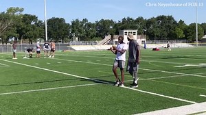 Watch Randy Moss coach up Nelson Agholor during practice session