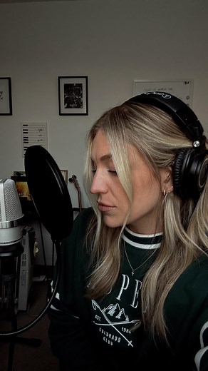 👀 | Ashley Hess