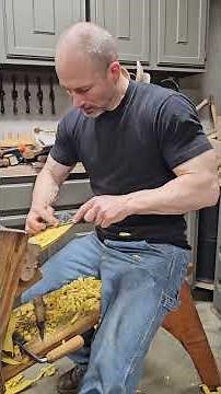10-minute gutter spatula. #carving #woodworking #maintenance #asmr #wood #spatula #diy #maker