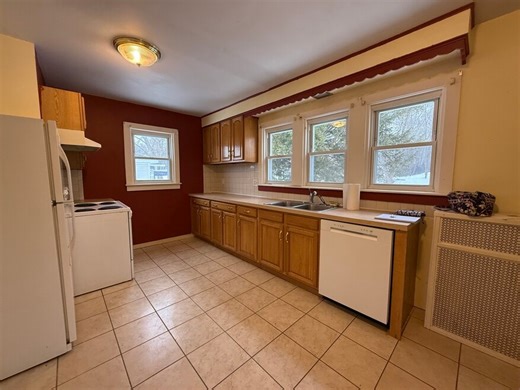 42 Connecticut Mills Ave, Danielson, CT 06239 - For Rent