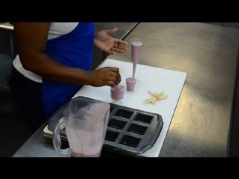How to Make Popsicle Molds : Popsicles & Treats