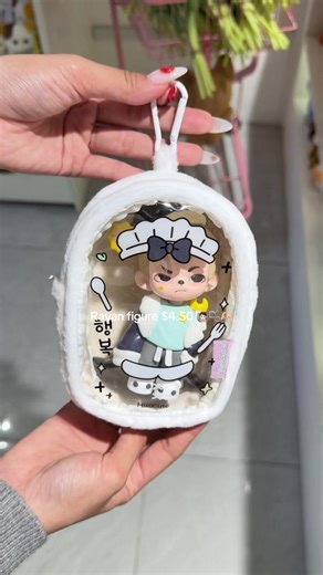 ដាក់ case ធ្វើជា keychain៖ មកស្វែងយល់ពីម៉ូដថ្មីៗ!