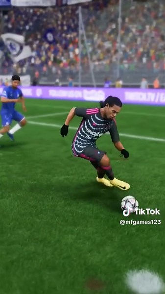 Ronaldinho #skills #goals #fifa #fc25 #futebol #futebol #viral_video #tik_tok