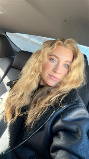 ABBY LABAR on Instagram: "It may be the baseball offseason but I still have to stay “on” and @huel has been a game changer, helping me through a different type of “busy season” #huelpartner"