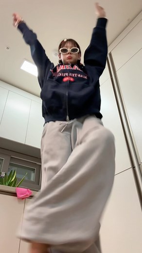 Gamin Ji on Instagram: "#집밖은위험해"