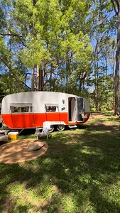 19ft Coastal Cruiser in Sunset Orange 🧡 #caravan #caravanlife #caravanlifestyle #van #vanlife #vanlifestyle #vanlifers #custom #wanderlust #travel #traveller #explore #adventure #roadtrip #outdoors #nature #retro #glamping #camping | Goldy Caravans