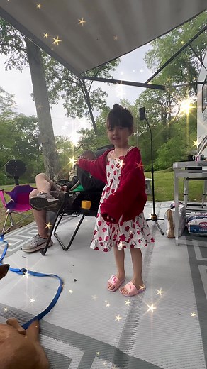 Ana Banana at the campsite. | Ana Banana