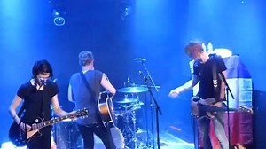 Lifehouse - Broken - Live @ Les Etoiles - Paris | Music Is Life