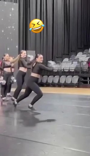 Sometimes even the best dancers trip over their own feet 🤣 #utsdancesoc #utsgators #fail