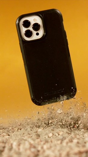 Drop it like it’s…the OtterBox Defender Series phone case. 🔥 #otterbox #otterboxit #phonecases