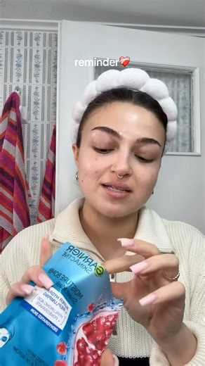 Βάλε την μάσκα σου λοιπόν, άναψε ένα κεράκι και βάλε το καλό σου άρωμα💞 #skincare #makeup