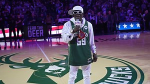 12K views · 213 reactions | How would you rate Flavor Flav's rendition of the national anthem last night at the Bucks game? Reactions here: bit.ly/flavorflavnationalanthem | Milwaukee Journal Sentinel | Facebook