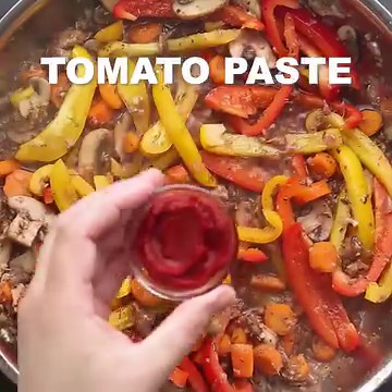 Classic Italian Chicken Cacciatore cooked in a rich tomato sauce, with bell peppers, mushrooms, and olives. | Little Sunny Kitchen