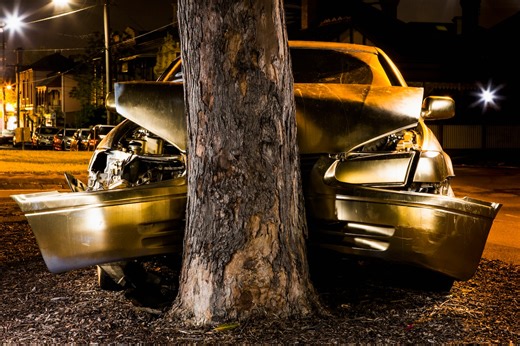 ‘Nip/Tuck’ actor cited by police for crash involving wife and children
