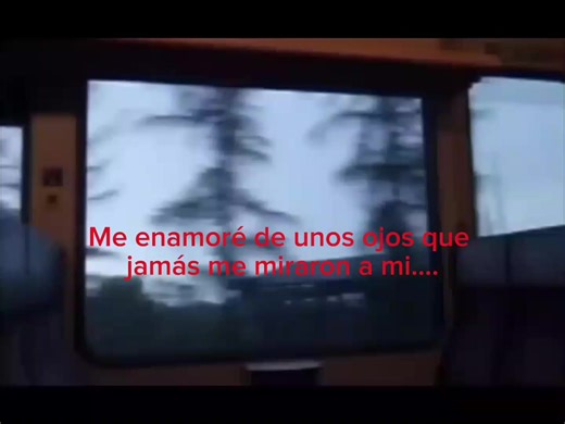 Amor No Correspondido en 'Sweater Weather'